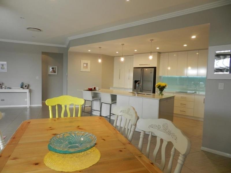 9 Blades Court, Middle Ridge QLD 4350