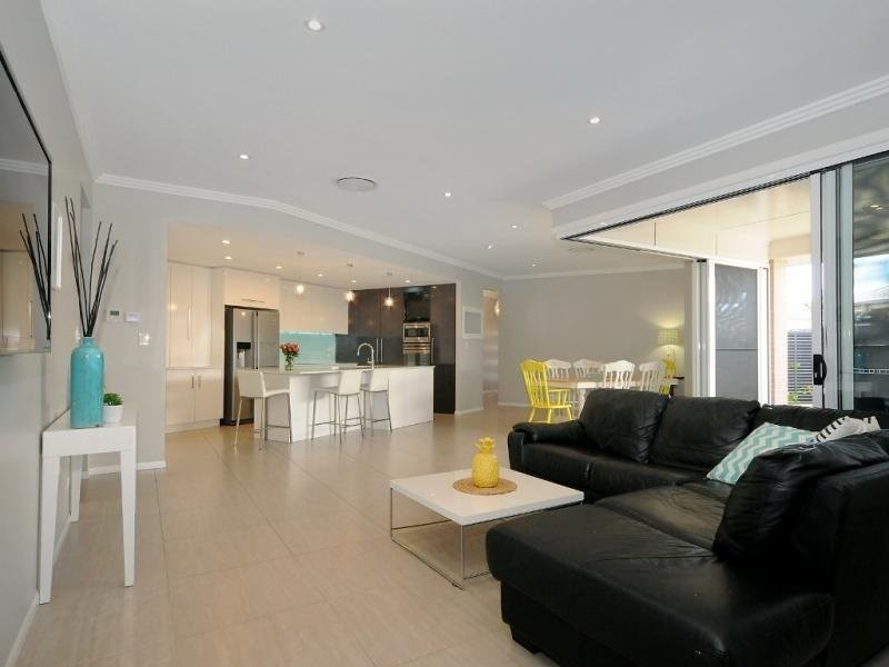 9 Blades Court, Middle Ridge QLD 4350