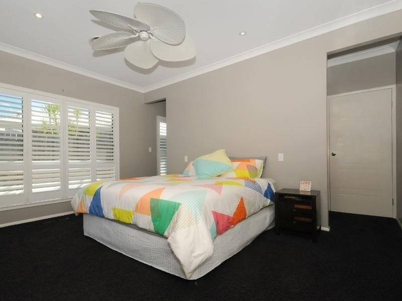 9 Blades Court, Middle Ridge QLD 4350
