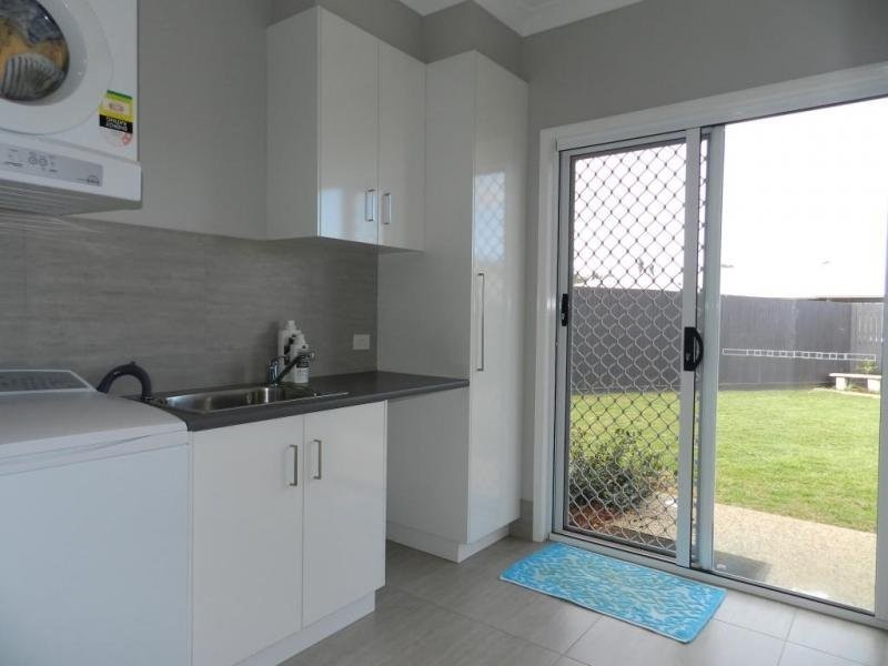 9 Blades Court, Middle Ridge QLD 4350