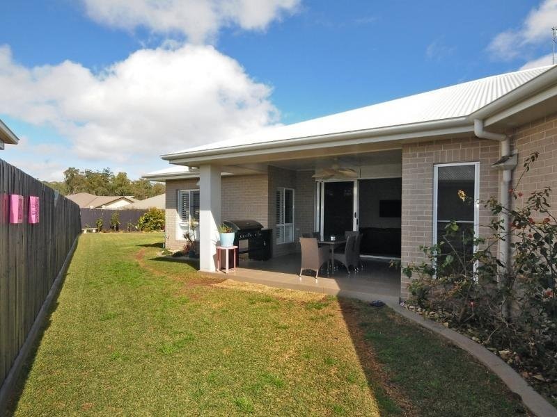9 Blades Court, Middle Ridge QLD 4350