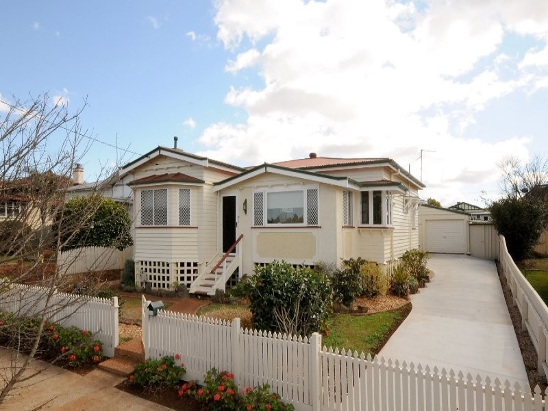 9 Vacy Street, Newtown QLD 4350