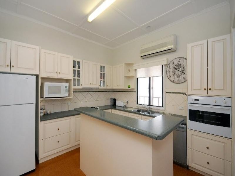 9 Vacy Street, Newtown QLD 4350