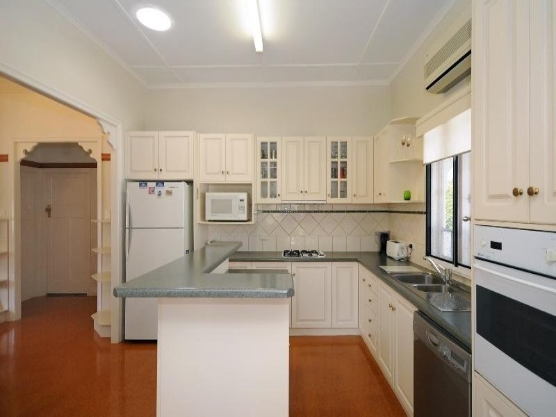 9 Vacy Street, Newtown QLD 4350