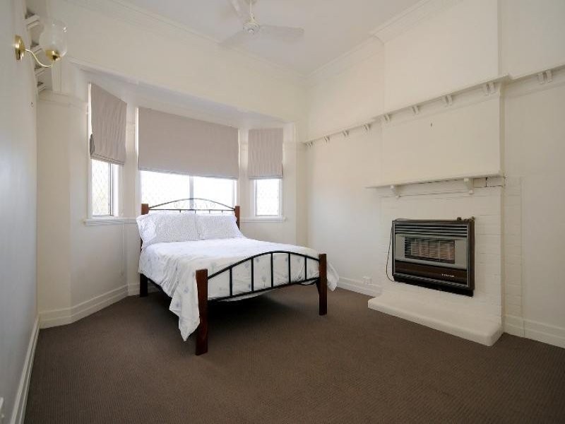 9 Vacy Street, Newtown QLD 4350