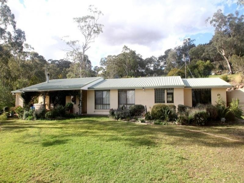 15 Rowland Court, Gowrie Mountain QLD 4350