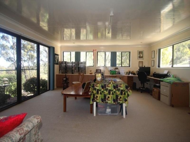 15 Rowland Court, Gowrie Mountain QLD 4350
