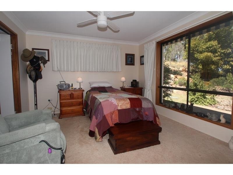 15 Rowland Court, Gowrie Mountain QLD 4350