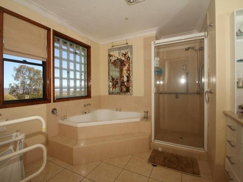 15 Rowland Court, Gowrie Mountain QLD 4350