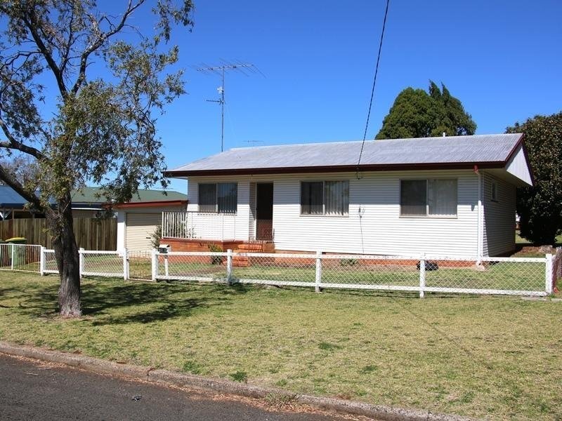2 Canberra Street, Harristown QLD 4350