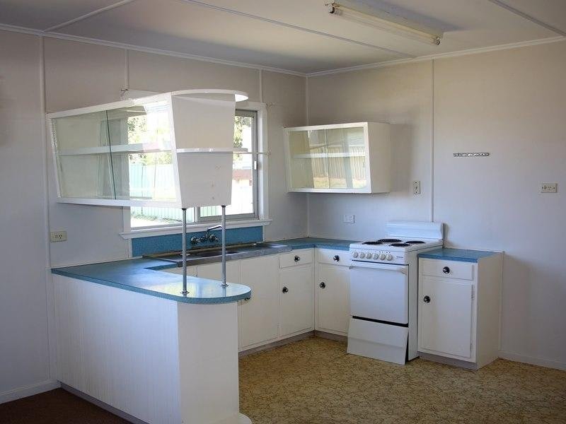 2 Canberra Street, Harristown QLD 4350