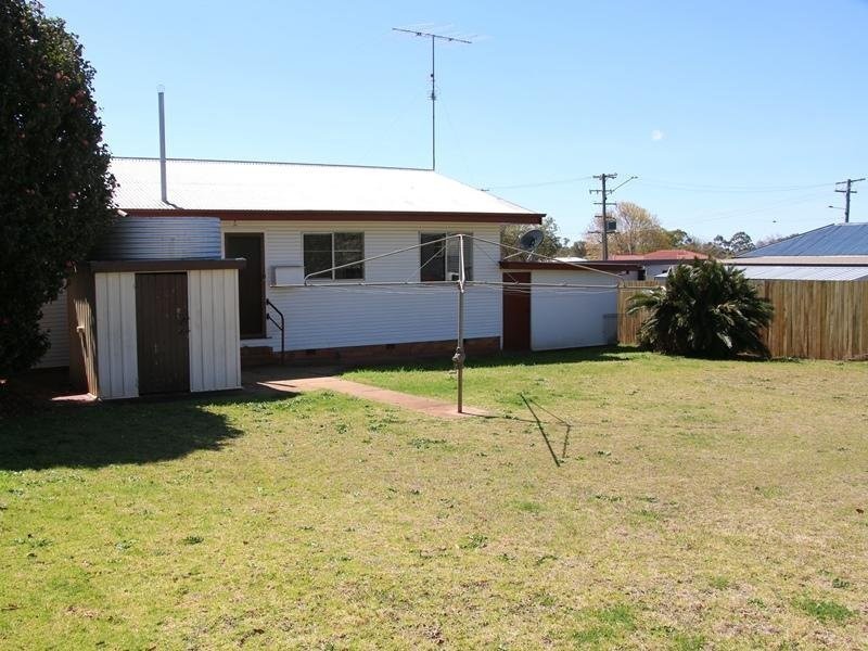 2 Canberra Street, Harristown QLD 4350
