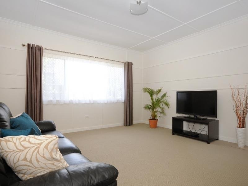 18 Elizabeth Street, South Toowoomba QLD 4350