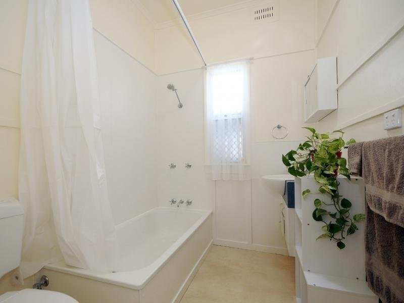 18 Elizabeth Street, South Toowoomba QLD 4350