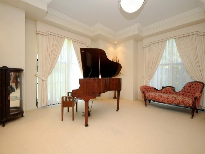 4 Grey Gums Drive, Blue Mountain Heights QLD 4350