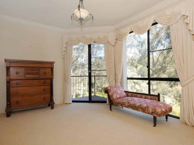 4 Grey Gums Drive, Blue Mountain Heights QLD 4350