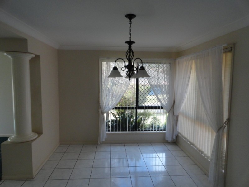 6 Glen Eagles Drive, Middle Ridge QLD 4350