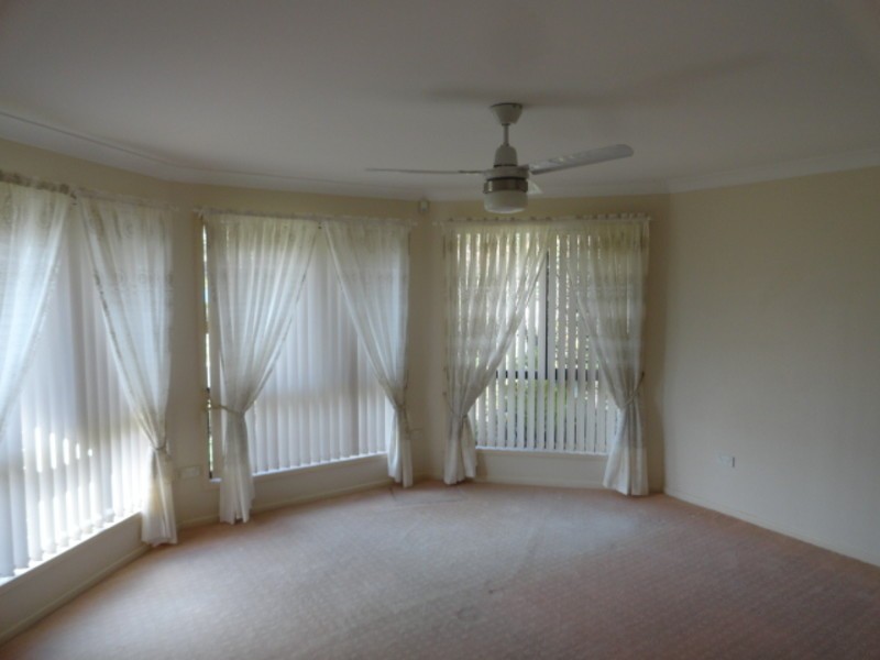 6 Glen Eagles Drive, Middle Ridge QLD 4350