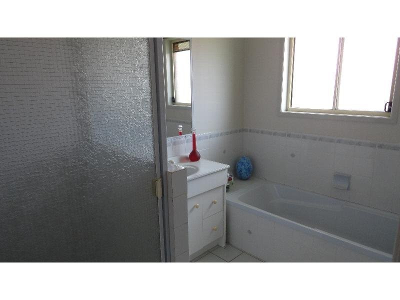 23 Eureka Court, Glenvale QLD 4350