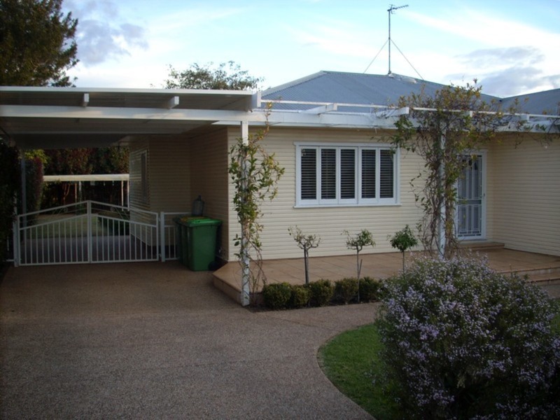 16 Drummond Street, Rangeville QLD 4350