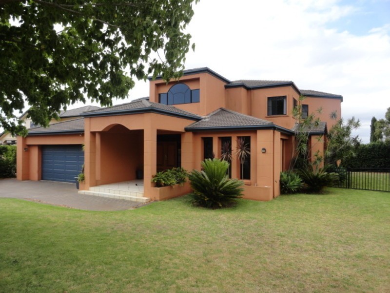 17 Glen Eagles Drive, Middle Ridge QLD 4350