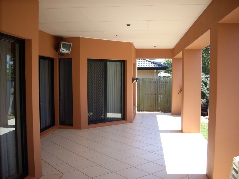 17 Glen Eagles Drive, Middle Ridge QLD 4350