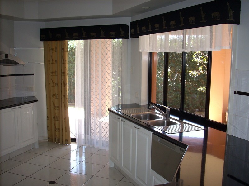 17 Glen Eagles Drive, Middle Ridge QLD 4350