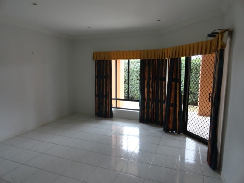 17 Glen Eagles Drive, Middle Ridge QLD 4350