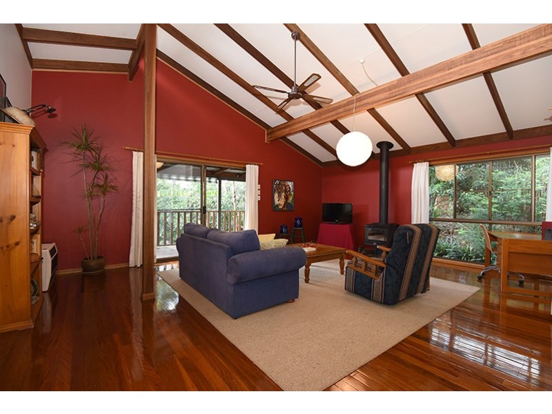 17 Amos Crescent, Mount Lofty QLD 4350