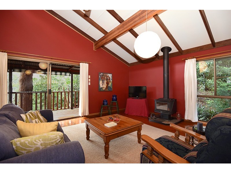 17 Amos Crescent, Mount Lofty QLD 4350