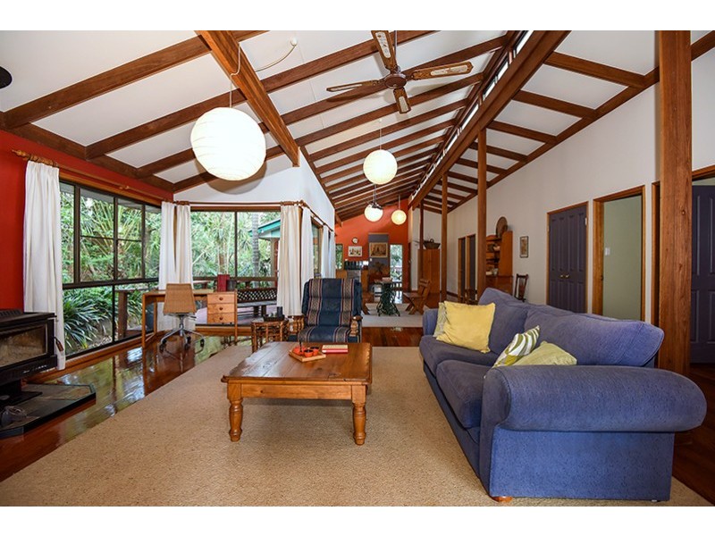 17 Amos Crescent, Mount Lofty QLD 4350