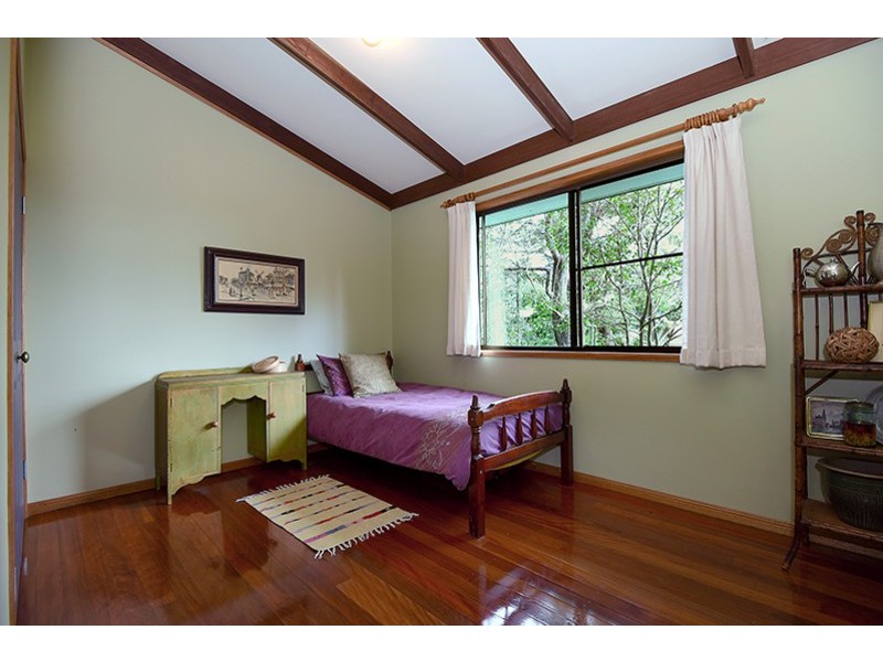 17 Amos Crescent, Mount Lofty QLD 4350