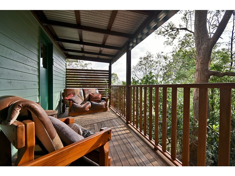17 Amos Crescent, Mount Lofty QLD 4350