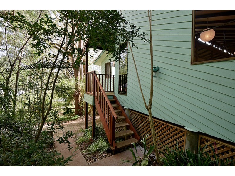 17 Amos Crescent, Mount Lofty QLD 4350