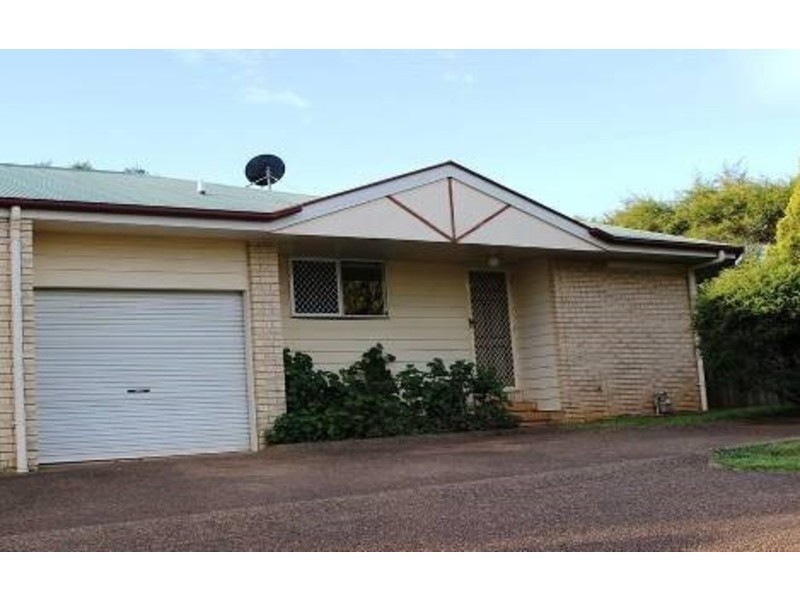2/5 Beer Court, Kearneys Spring QLD 4350