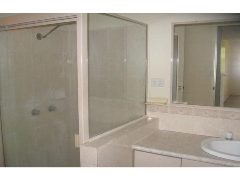 2/5 Beer Court, Kearneys Spring QLD 4350