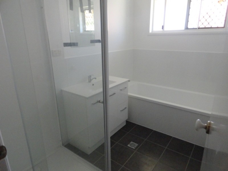 2/5 Beer Court, Kearneys Spring QLD 4350