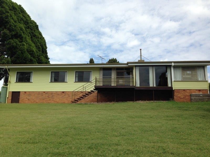10 Glendower Street, Mount Lofty QLD 4350