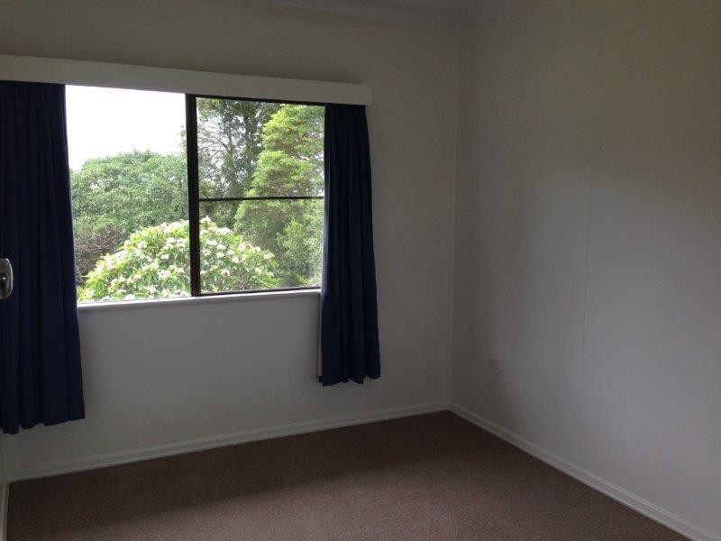10 Glendower Street, Mount Lofty QLD 4350