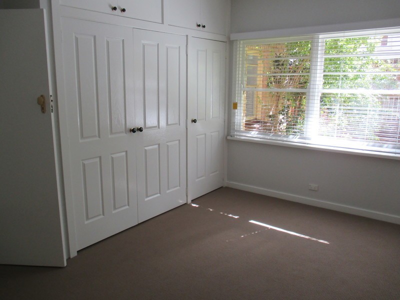 15 Barry Street, Mount Lofty QLD 4350