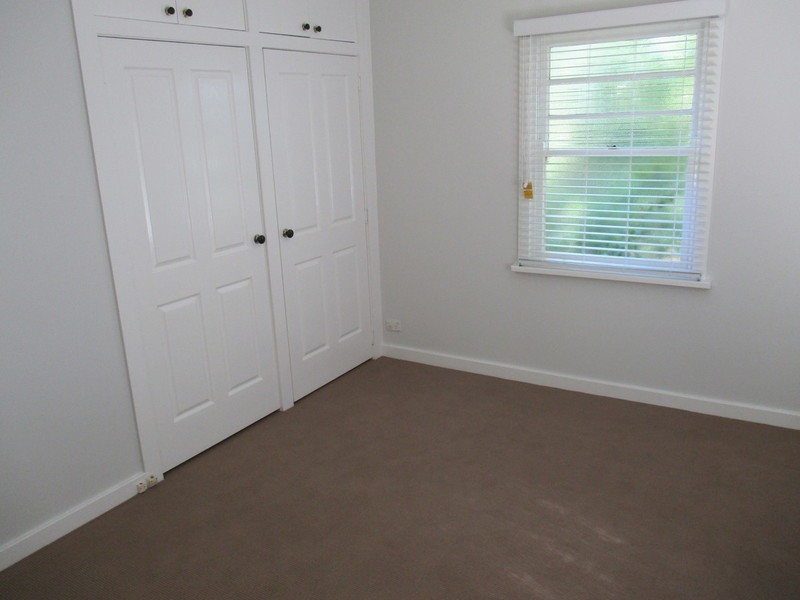 15 Barry Street, Mount Lofty QLD 4350