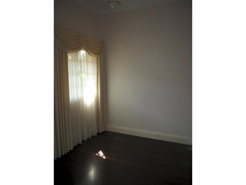 28 Alford Street, Mount Lofty QLD 4350