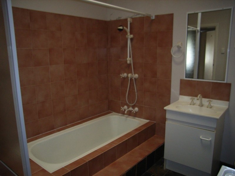 28 Alford Street, Mount Lofty QLD 4350