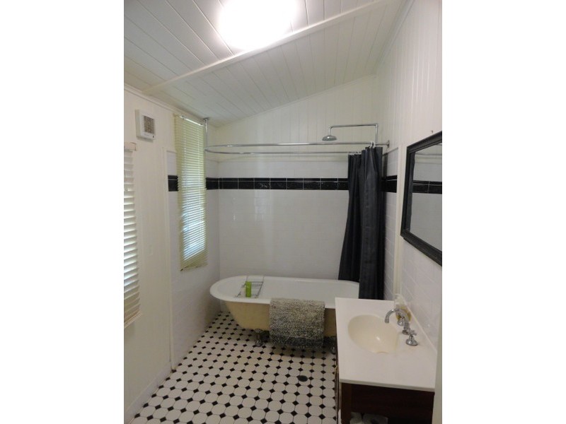 4 Eleanor Street, East Toowoomba QLD 4350