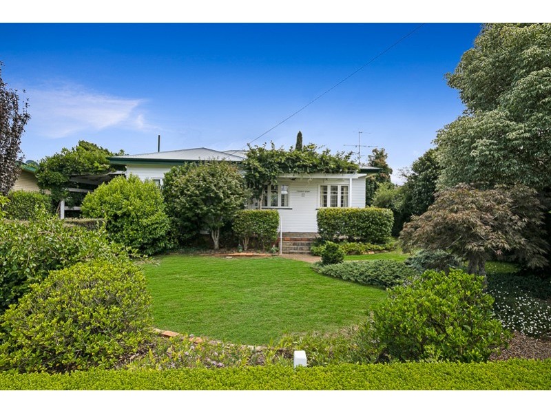 17 Perth Street, Rangeville QLD 4350