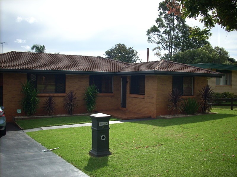 5 Raftery, Centenary Heights QLD 4350