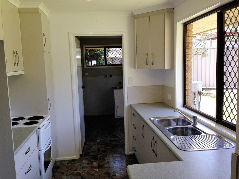 16 Melway Crescent, Harristown QLD 4350