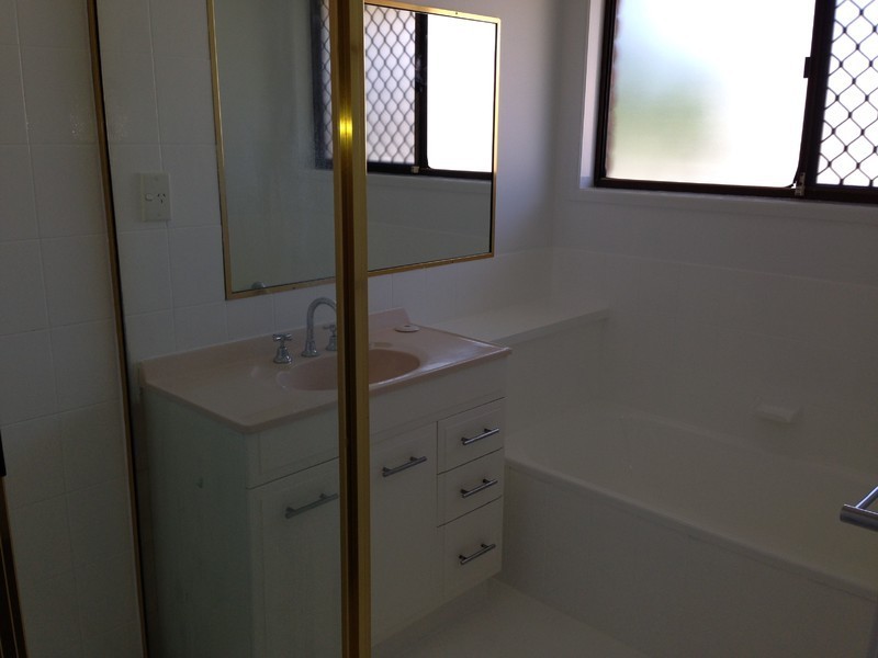 16 Melway Crescent, Harristown QLD 4350