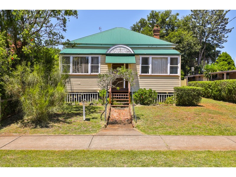 158 Russell Street, Newtown QLD 4350
