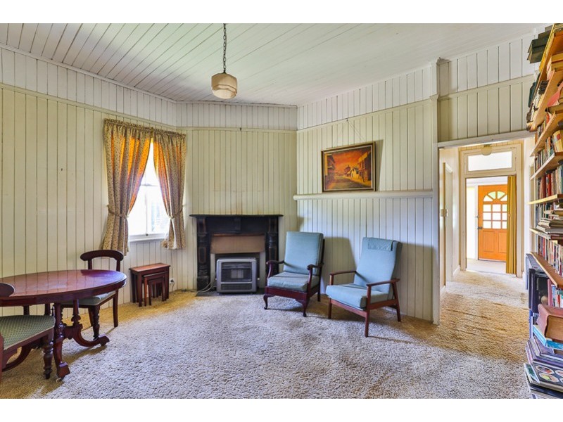 158 Russell Street, Newtown QLD 4350